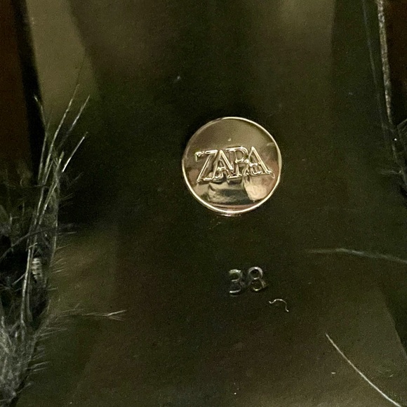 Black feather heels - Picture 5 of 5